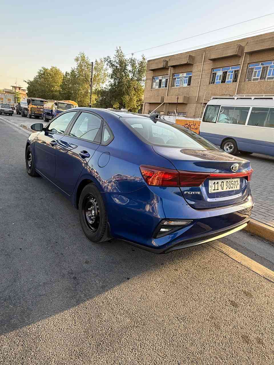 السلام عليكم
للبيع كياا فورتي 2020 وارد كندي رقم بغداد نكليزي بسمي 
حادثهاا بنيد مبدل صور الحادث مرفقه 
الباقي مكفول كير ومحرك تبريد ممتاز السياره ماشيه 120 الف كيلو متر
سعرهاا 135 وبيهاا مجال قليل 
مكان السياره بغداد _ حي العامل
***********
