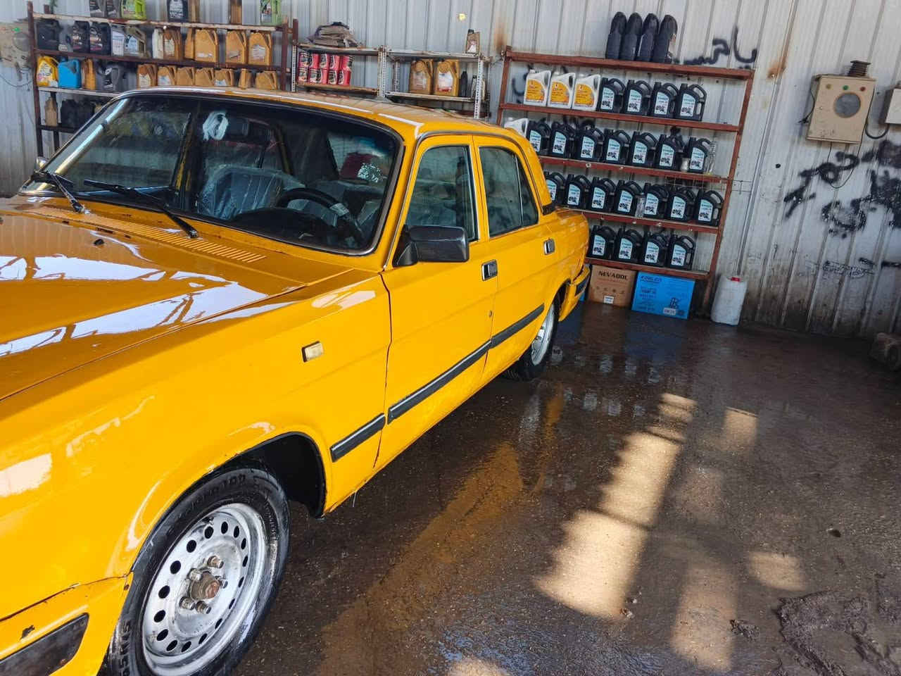 السلام عليكم فولكه للبيع مكينه ففتي وكير جدد تبريد شرط تخم تاير باتري الكوري الاصلي بلكات نوزلات كله جديد دواخل غرفه كامله نضيفه اصوليات كامله سعره 33 وبيها مجال *********** اتصال او واتساب
