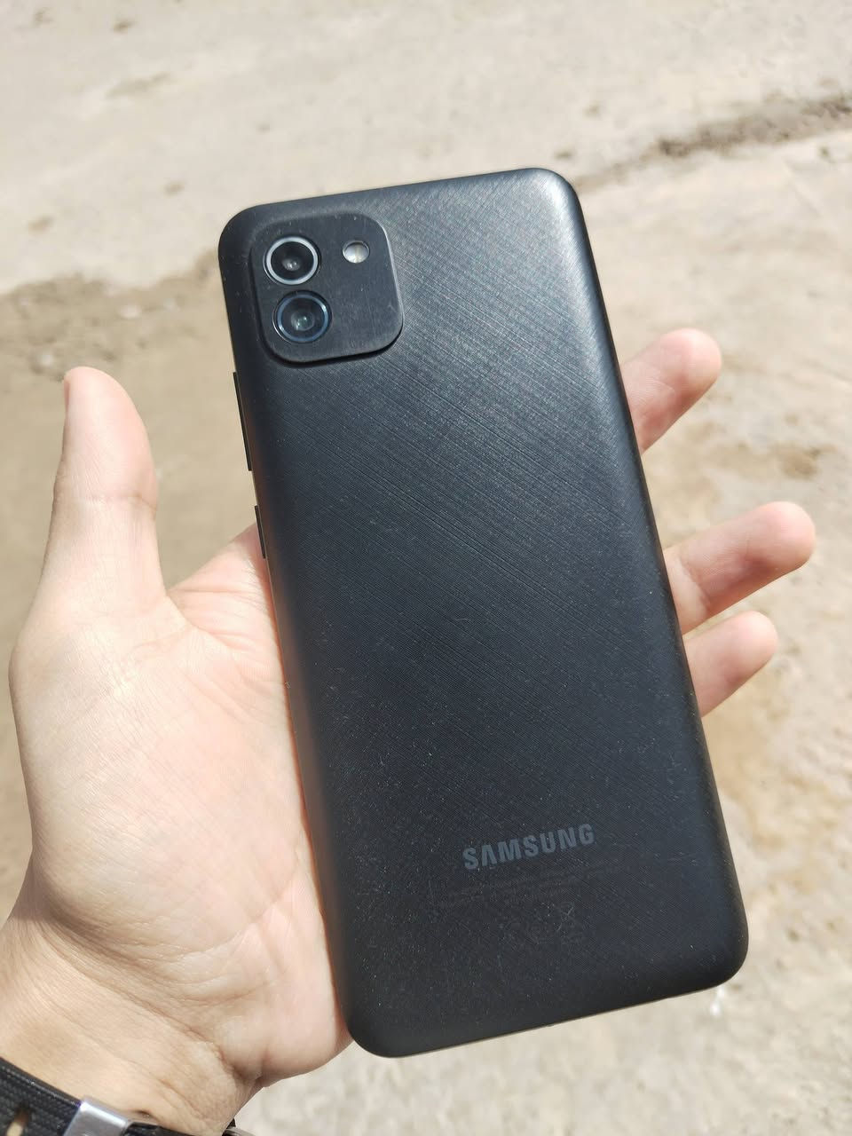 جهاز اي 0♕3 ذاكره64فقط مبدل شاشه تفصيخ ديالى بعقوبة سعره 50لف توصل وتساب ***********
