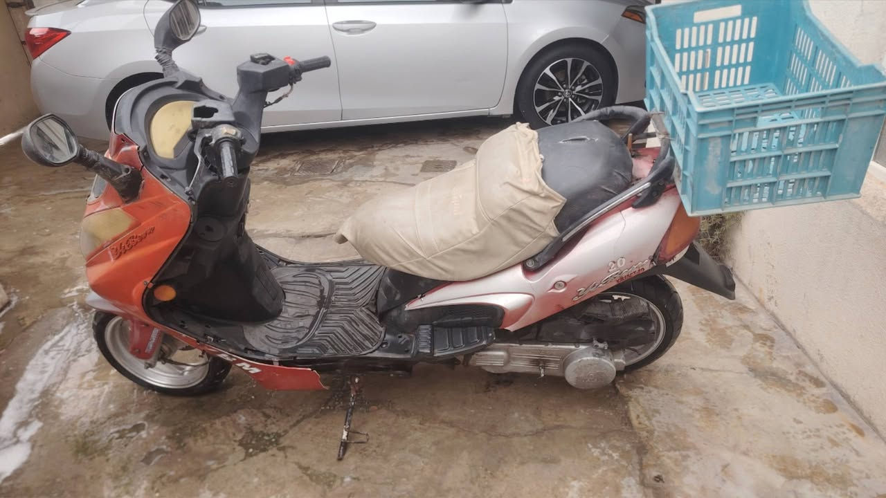 السلام عليكم مطور للبيع شقال ليت عالي ناصي يشتقل سلف تيرات جديد محرك نضيف كهربايات  باتري جديد مطور نضيف فوللل مكاني كركوك وسطي شراي اتصل فقط ما جاوب خاص ***********
