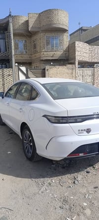 عندي سياره بي واي دي دسترويل 2025 للبيع رقم بغداد تواصل على هذا رقم 07...