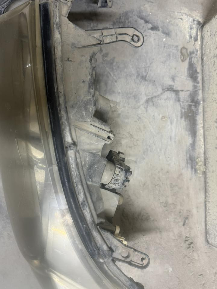 غراض مال لاندكروز بلديات مال سيارة نضيفات شوفة عينك و موجودات دعامية مامية وخلفية و دوسات هم موجودات 
لاستفسار اكثر 
***********
