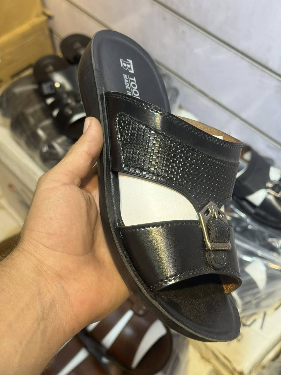 شحاطات رجالي صيني ( كيس)
خشن 42_47 

سعر الدرزن 54 الف 

اقل طلب درزنين 👋

للحجز 
***********
