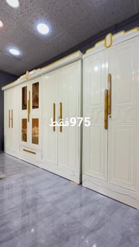 غرفة نوم • أثاث خشبي