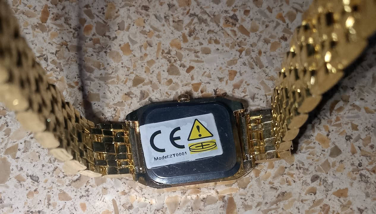 السلام عليكم عيني عندي هيج ساعه مذهبه للبيع   نسائي تجنن


**إذا كنت صاحب هذا الإعلان وتريد حذفه لأي سبب، رجاءا أرسل رسالة إلى الدعم الفني**
