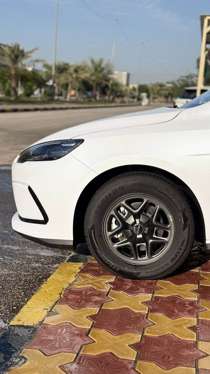 Byd سيل 5
ماشيه 2500
بعدهي بوضع الزيرو مكفوله 
مكان السياره نجف 
رقم بغداد بأسمي 
***********
