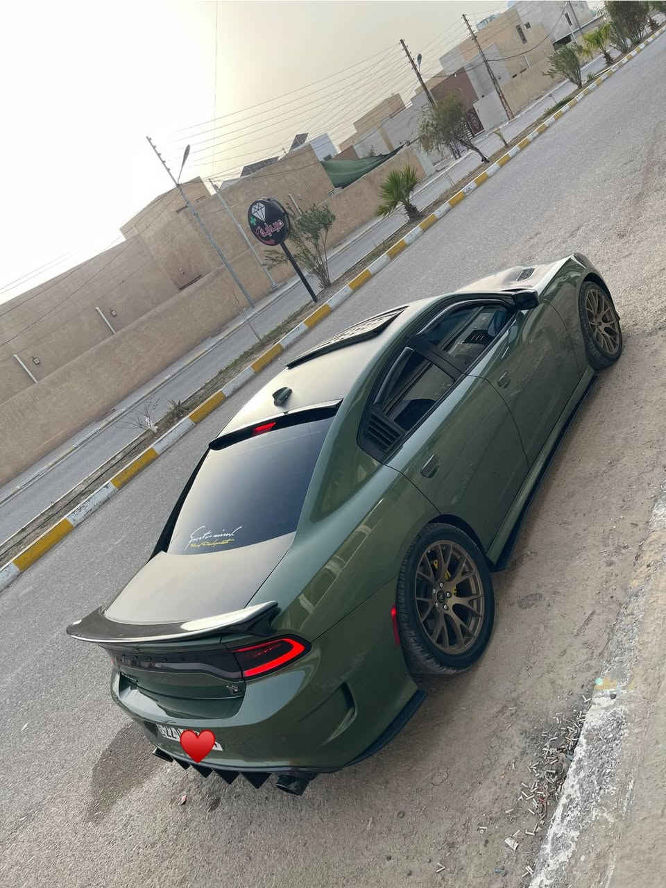 السلام عليكم 

للبيع او مراوس حسب القناعة 

السعر 230$ وبيه مجال بسيط  

دوج جارجر 2022 ارتي فول مواصفات 1/1 

لون زيتوني مميز 🫒

فتحة 
كشنات كنتارة
كشن كهرباء 
سستم سماعات مع دمام 
ويل توسايز اصلي
تخم تايرات توسايز 
لايتات امامية زرع عدسات 
حادث جاملغ وبنيد  

***********

