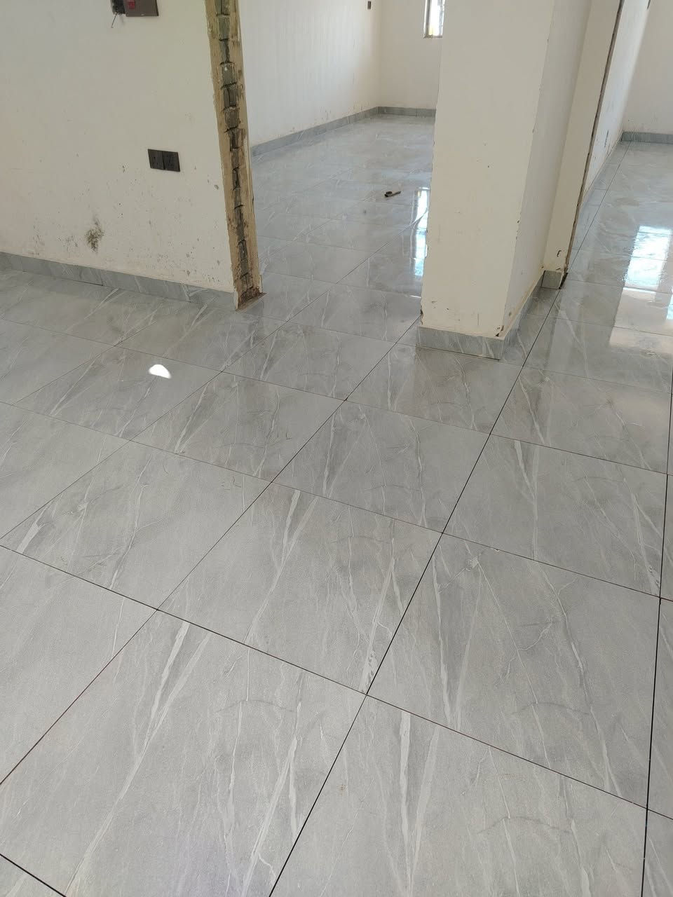 خلفه مصري لتركيب جميع انواع السيراميك ارضي جداري كاشي مرمر بايات شغل لليزر درجه اولي شغل بغداد فقط ***********
بيه واتساب
