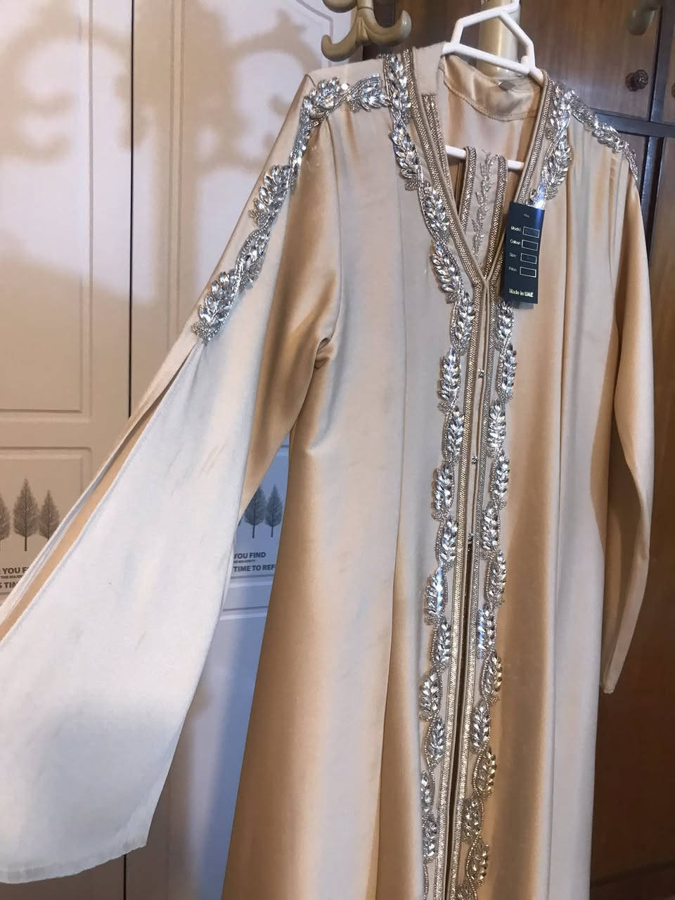 السلام عليكم
فستان جديد ما ملبوس الله شاهد ولا دقيقة اشتريته من علي كوزال وبعدها الورقة بيه ( قياس ٤٢ ).. اخذته  ١٧٥ وبيه مجال مكاني بغداد


**إذا كنت صاحب هذا الإعلان وتريد حذفه لأي سبب، رجاءا أرسل رسالة إلى الدعم الفني**