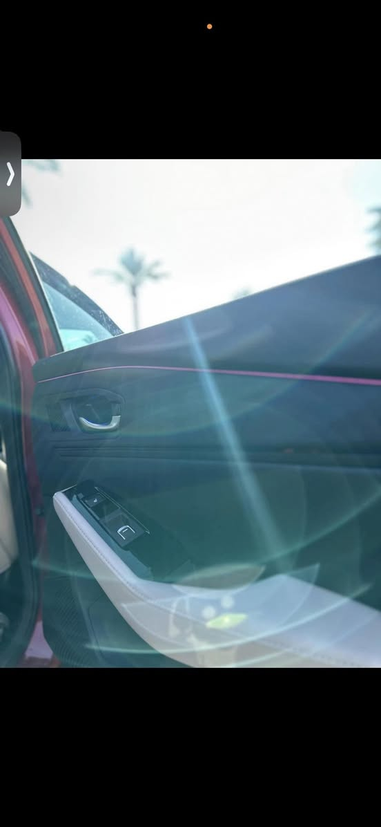 سلام عليكم  
هوندا اكورد هايبرد 
2024 
تورنك  اعلى فئة 
داتا شو 
كشنات جلد تدفئه تبريد 
كشنات خلفية تدفئه 
ماشيه 18,500 الف ميل 
حادثها موضح بل صور  
بدون ايرباك
الجنطة مبدله مال تورنك تفصيخ نفس اللون 
والسياره جان بيها رصعات اثر الحادث كلهن مرجعهن pdr 
السياره للمراوس فقط 
*********** 
مكاني بغداد اليرموك
