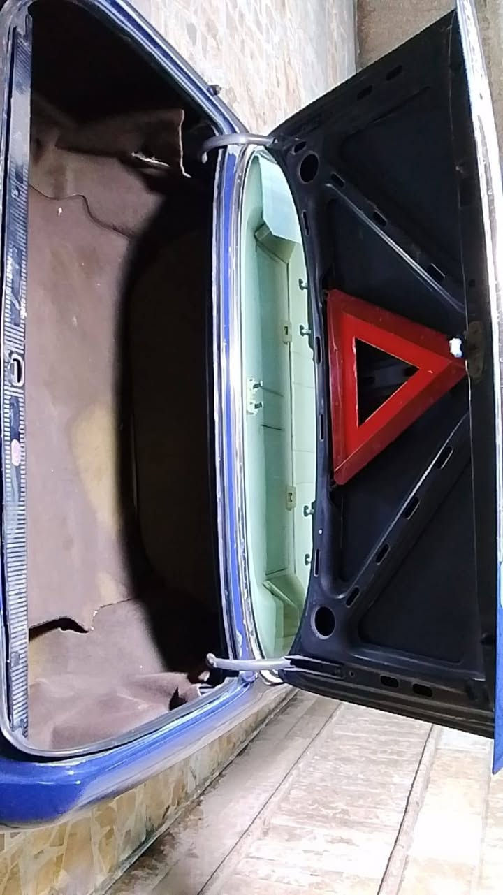 السلام عليكم للبيع مارسدس جامبو موديل 1989 رقم بغداد سياره بسمي تحويل مباشر سياره  مكفوله صبغ جماليه قطره اخياس ماكو حداديه جديد تخم تاير جديد عرفه جلد جديد تبريد شغال باب طويل مكينه بلاديه رقم الهاتف *********** مكان بغداد السعر 88 وبيه مجال
