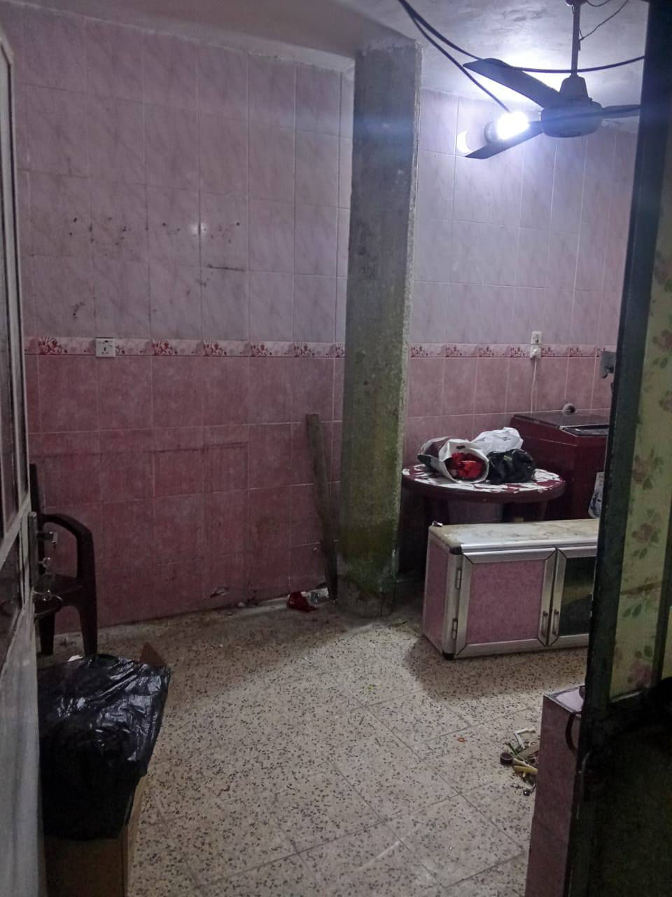 السلام عليكم بيت للإيجار سعره ٤٠٠
مساحه ١٠٠م  يحتوي على غرفه نوم واستقبال ومطبخ وصحيات موقعه الشرطه الرابعه نهاية شارع  البالات للاستفسار‏‪***********‬‏
