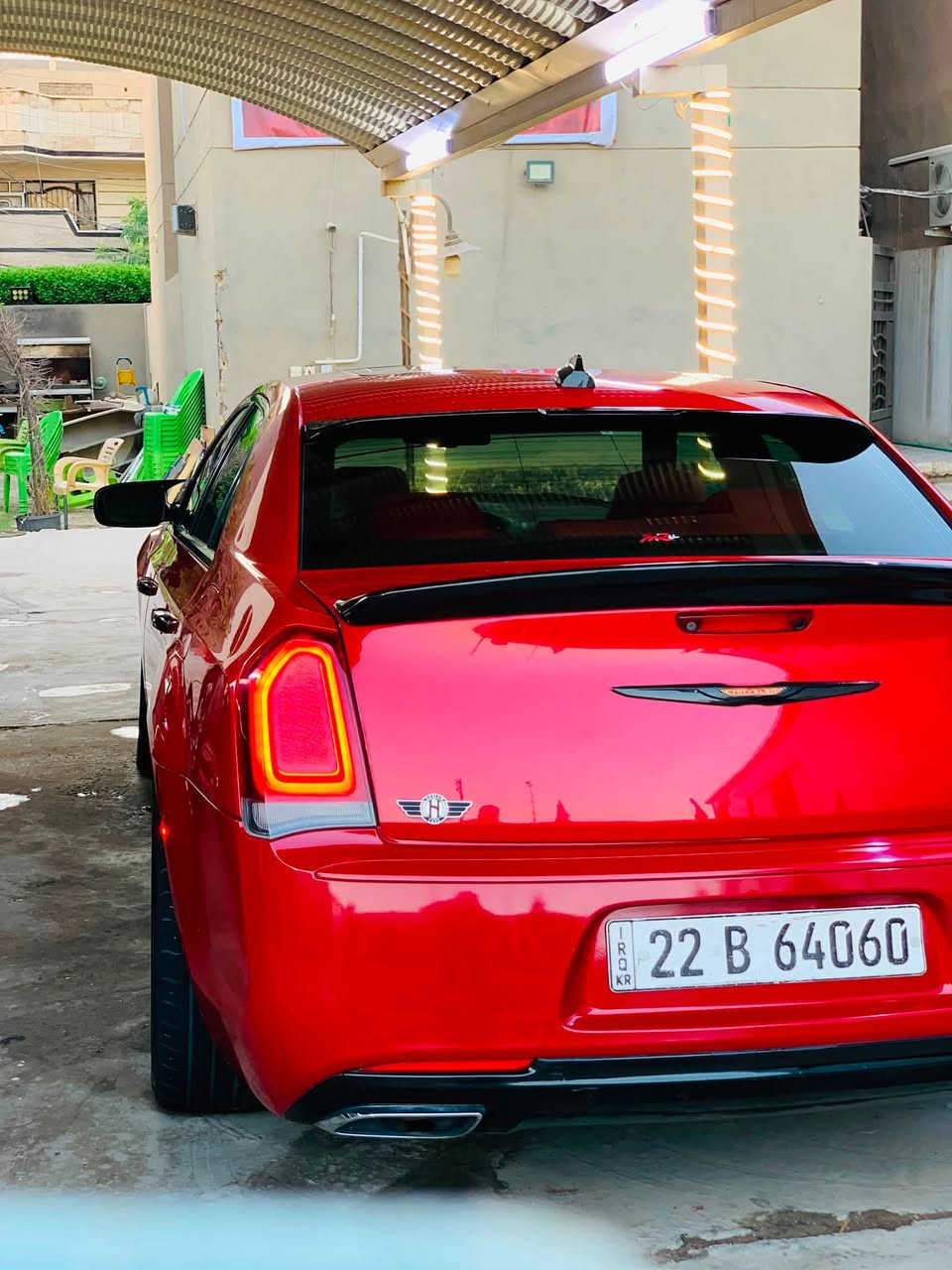🚗 للبيع: كرايسلر 300 (Chrysler 300) - فئة S موديل 2018

السيارة بحالة الوكالة وجاهزة للاستخدام فوراً!

📌 المواصفات العامة:

• اللون: أحمر مميز جداً (دم الغزال / عنابي) يلمع بحالة ممتازة.

• الفئة: S (أعلى مواصفات الرياضية).

• التقرير: كلين تايتل (Clean Title) - بدون حادث، بدون غرق، وبدون أي ضرر نهائياً.

• الحالة الميكانيكية: المحرك، الكير، والتبريد بحالة ممتازة (شرط الفحص).

🌟 أبرز المواصفات والميزات (فول مواصفات):

• شاشة كبيرة تدعم نظام Apple CarPlay و Android Auto.

• كاميرا خلفية دوارة عالية الدقة مع حساسات خلفية وأمامية.

• كراسي جلد مطرزة (شعار فئة S) مع تحكم كهربائي وذاكرة خزن.

• نظام تدفئة وتبريد للمقاعد والمقود.

• بانوراما كاملة.

• نظام صوتي فاخر نقي جداً.

• تشغيل عن بعد + بصمة تشغيل وبصمة أبواب.

• ويلات (جنوط) حجم كبير بلادي الخاصة بفئة S.

• إنارة LED أمامية وخلفية مميزة دركه srt

السعر(247)$

***********

