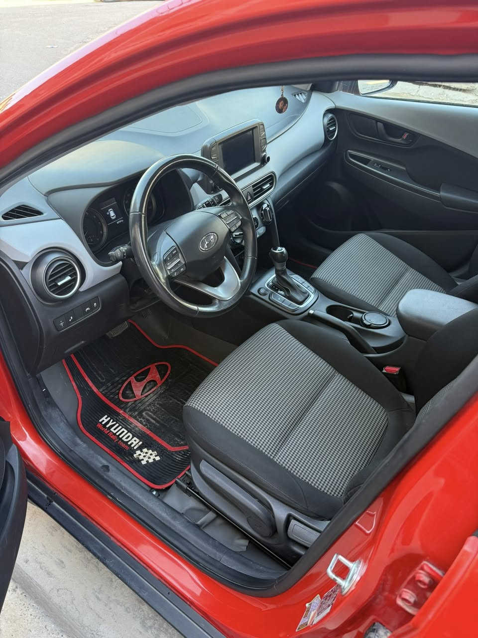 سلام عليكم هونداي كونا ٢٠١٩ 
امربكي حادث بابتين ونفسهن راجعات بدون دواخل ايرباك برده بس بجم كبس 
بارد كد شبر جاملغ خلفي 
مواصفات  ماشيه ٣٠ الف استخدام بيت فقط
تحكم استيرن محرك ٢٠٠٠ دوش
رادار جانبي
تحديد مسار
شاشه اعطال
كشن هيتر
حساسات 
كامره خلفيه اشاير مري
ملاحضه اسبير منازل ارضيات شركه ممستخدمات 
اكرر السياره مال بيت وبرغي واحد ممفتوح بيه مكفوله كير محرك تبريد كشر غير الحادث والبارد 
السعر ١٤٣ ورقه مكاني بغداد 
***********
