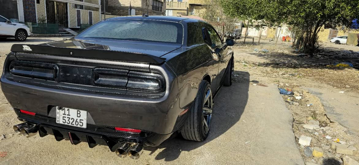 جالنجر 2020 محرك 6 سلندر 3600 لمحرك  الموصفات  sxt شاشه كبيره  قطعتين تبرير فول تحكمات ستيرن سستم صوت الباين  تشغيل عن بعد ابواب ذكيه ويل ابو النجمه كروم الصلي وبعد بيها موصفات صدر امامي خلفي جديد تخم تاير جديد ادامه عامه لسياره دهن محرك جديد  وجميع لشغلات لستهلاكيه  عليها منضومت زنون سعرها 300 دولار  تجي وشوفها بعينك سياره جديده ونضيفه ماشيه 83 ميل سياره مرتبه وحلوه وكلشي ما ناقصها حادثها جاملغ بس صبغ مال امريكا وهنا صاير بيها طخطخات بدون دواخل ابيع حزام علمود انهي كلشي هيه موحزام بس ابيع حزام وشاهد الله السياره مصروف عليه كومت كماليات وكلش حلوه   صور لحادث بل منشور وسونار رقم بغداد مشروع وطني بسمي السعر 165 والسعر بلاش وبي مجال لشراي  مكاني ناصريه مركز
٠***********
