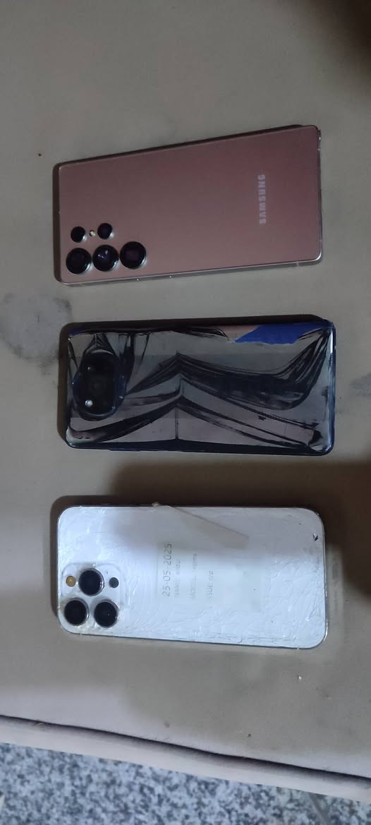 الترا صيني شغال مابيه اي عطل 
Poco x3 pro 
أيفون 14pro max بدون ايكلود ظهر وشاشة مفلش شغال خريطة


**إذا كنت صاحب هذا الإعلان وتريد حذفه لأي سبب، رجاءا أرسل رسالة إلى الدعم الفني**