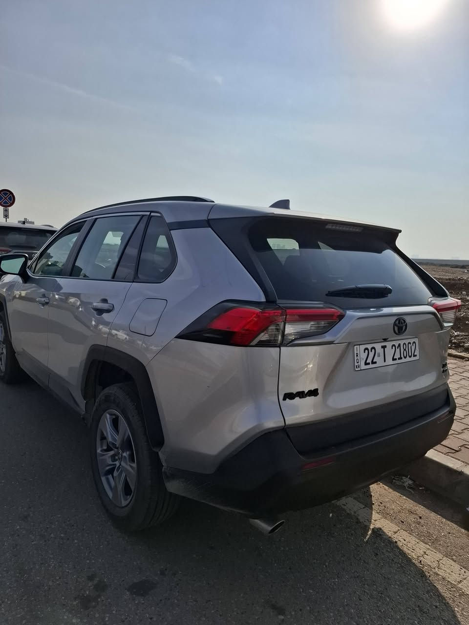 راف فور ٢٠٢٤ وارد امريكي بانزين
فئة / XLE
رقم اربيل
فول مواصفات ماعدا الفتحة و الكشنات الجلد 
ماشية/ 3 الاف يعني زيرو 
حادثها/ طرف جاملغ الخلفي الايمن مع طرف صندوق مصلح راجع بلادي 
علامة تويوتا السودة المرغوبه سيارة جديده زيرو بحالة الوكاله 
السعر /270
للاتصال/***********
