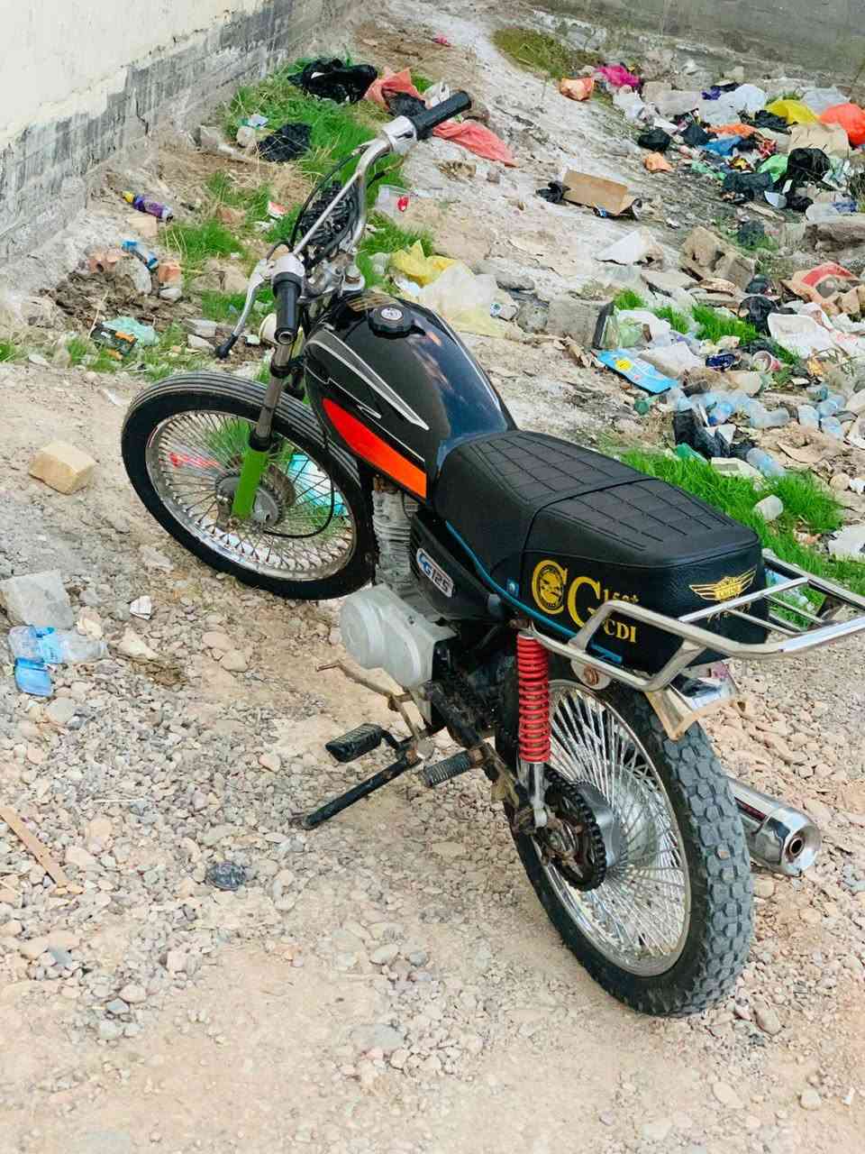 السلام عليكم دراجه نامه موديل 19 بيه ورقه كارتونيه دراجه كشن جديد تانكي وصفاحيات جدد تايرات جدد دراجه حلوه يرادله ترتيب بسيط  مكينه حلوه السعر 325 بيه مجال للطيبين الاستفسار ***********
