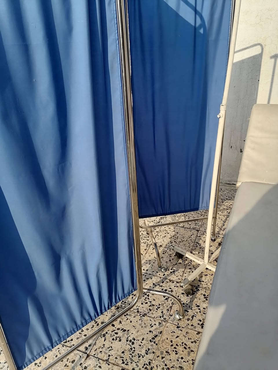 السلام عليكم ورحمة الله وبركاته
اغراض عيادة تمريضية للبيع
١. برافان
٢. سدية نوعية ممتازة
٣. عربة علاج (ترولي)
٤. حامل مغذي

مكاني حي العربي
المهتم يتصل على الرقم
***********

قليل التواجد عالنت
