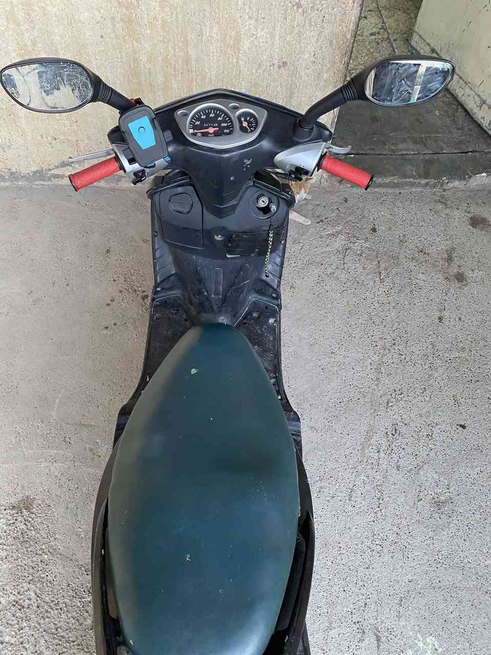 السلام عليكم سكنس نثية كوري بلادي لا مفتوحة ولا بيهة نقص شي كلشي شغال بيهة  للبيع او مراوس سعر 450 الشراي يراسلني خاص او يتصل *********** مكاني الحسينية
