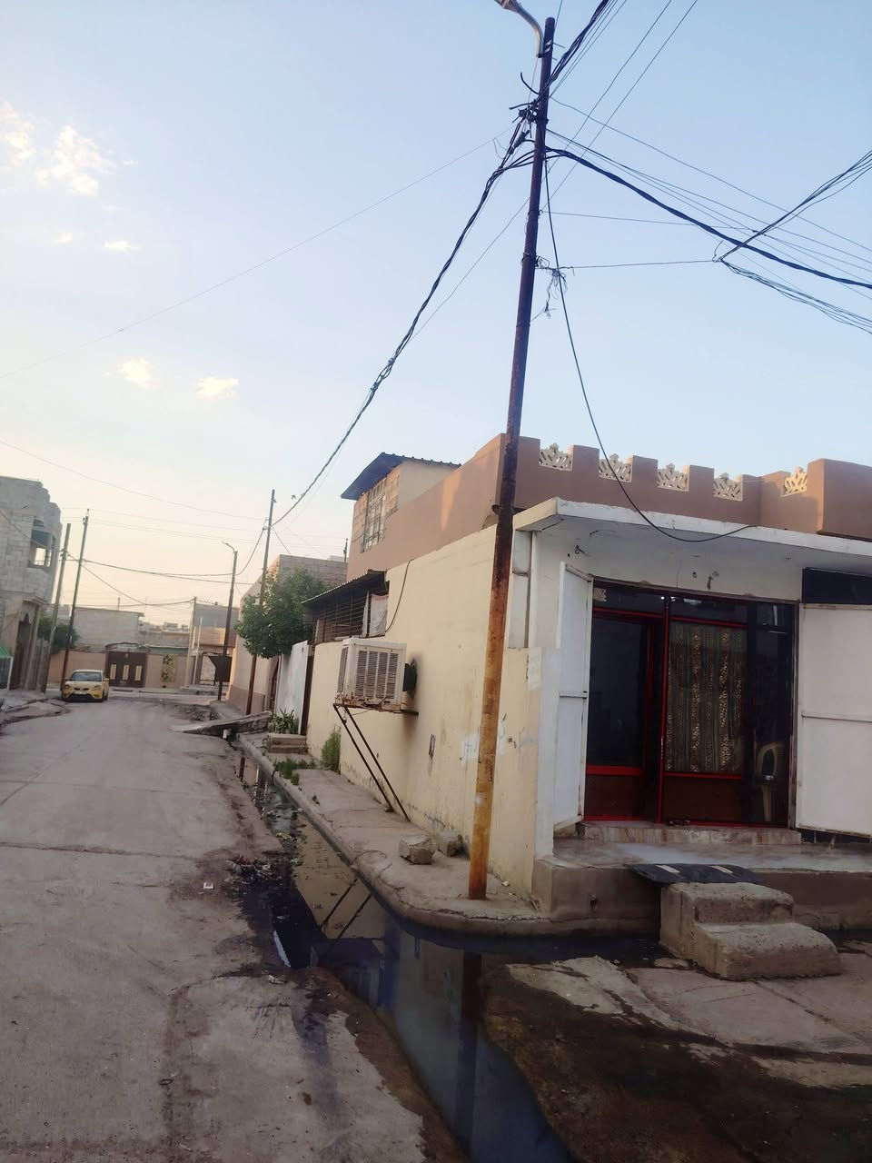 🏢 بيت للبيع موصل حي الانتصار
📒 شارع 60 خلف مول تبارك 
👈مساحه 163 متر بيت ركن 🏠
👈 فول فول🏠 🏠🏠🏠🏠
🏙️ الدار متكون من استقبال  غرفتين ومطبخ وصحيات  
🏙️ سند طابو الزهور شرط التحويل ملك صرف 📒
📧 خدمات كامله 🛣️🛣️
🏙️ الاستفسار مكتب 🏢 ابو صفوان العقار السعر الاتصال على ارقام👉👉 التاليه✅✅✅✅✅✅✅✅ 
*********** وتساب☎️ 
*********** وتساب☎️
