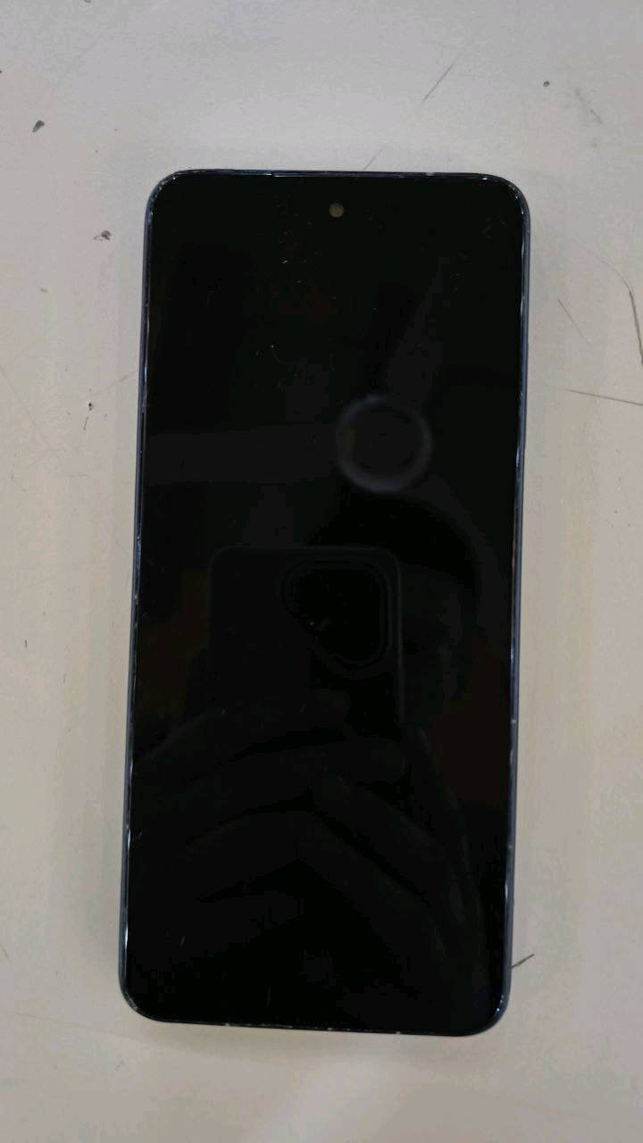 موبايل ريلمي c55 مواصفاتة معروفة الذاكرة 256 والرام 8 السعر 180 ويوجد توصيل لكل محافضات العراق 