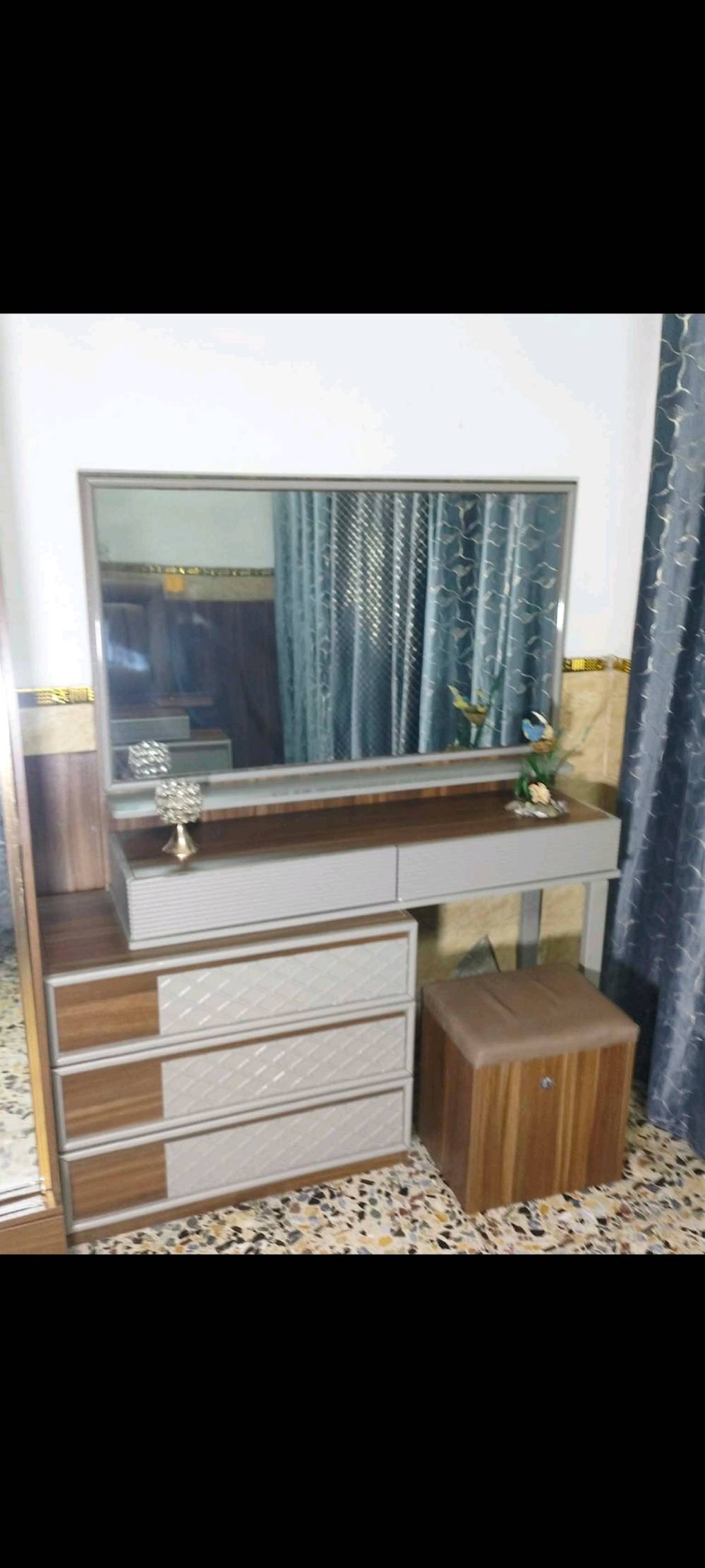 ٨ قطع نضيفة وكاملة وثكيلة غرفة تركي 