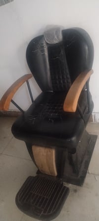 كرسي حلاقه ثابت سعره مناسب 07714462781