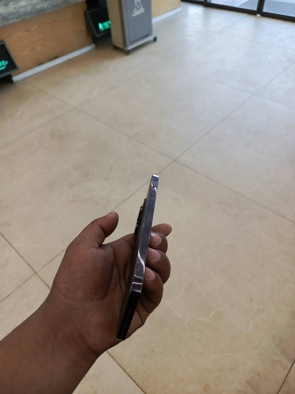 السلام عليكم ايفون 14برو ماكس ذاكرة 256بطارية 81/ جهاز وتر سعر خاص أو الاتصال عل الرقم ***********
