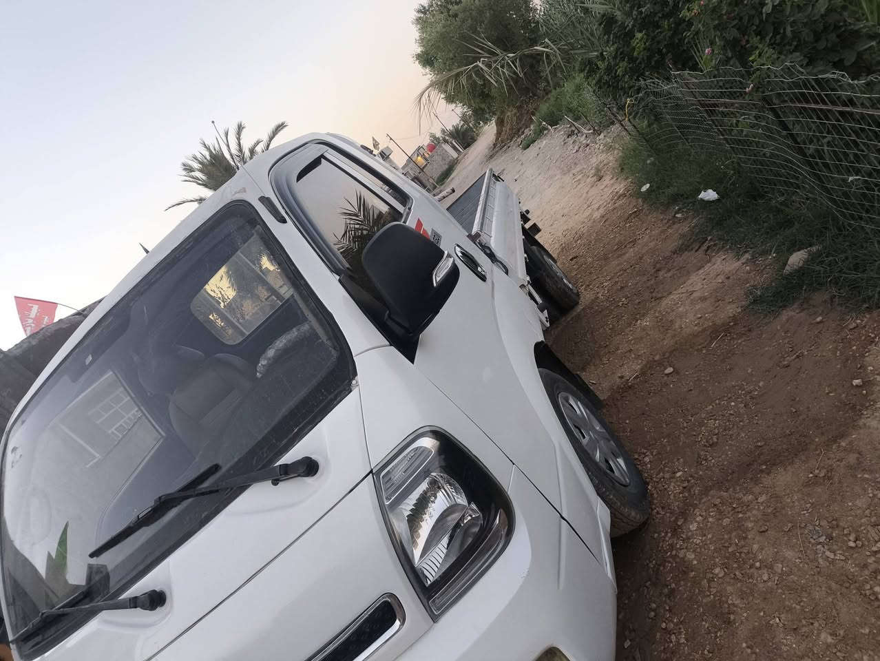 للبيع كيا مسكر اوتماتيك رقم بابل موديل 2019السياره بيها ظربه ومعمره مكينه وكير جدد مكانها حله قرب العلويه شريفه بنت الحسن السعر 120وبي مجال بسيط اتصل ***********
