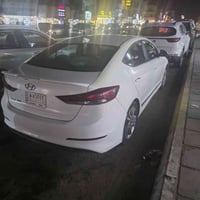 للبيع هيونداي النترا ٢٠١٧ ابيض صدفي  وارد امريكي حادثهه بنيد مبدل وبيه...