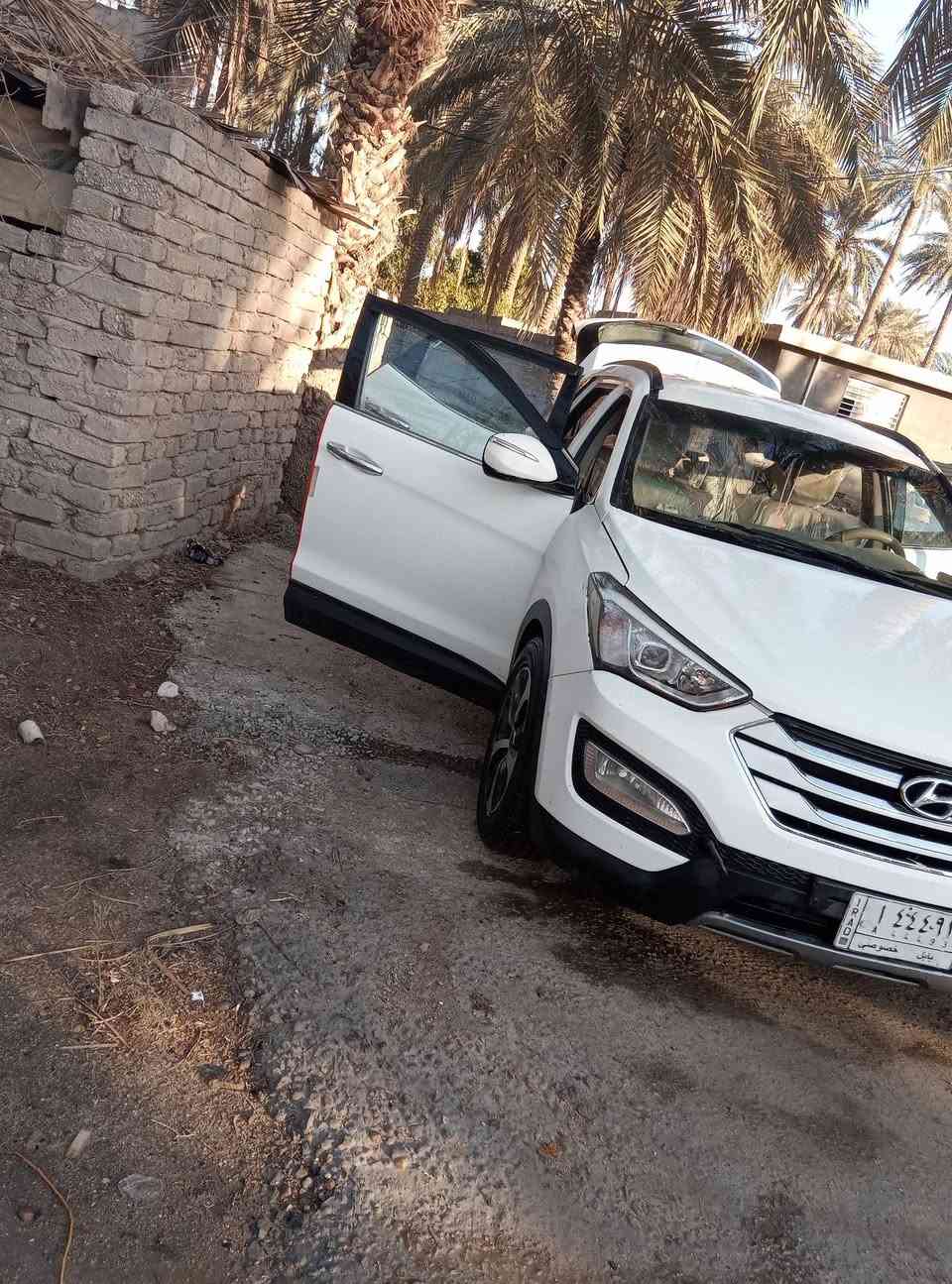 سلام عليكم عندي سنتافي خليجي موديل 2014محرك  سته سلندر وسبعه راكب رقم سياره بابل سياره حلوه مال جناي *********** عنوان سياره بابل الحله النيل
