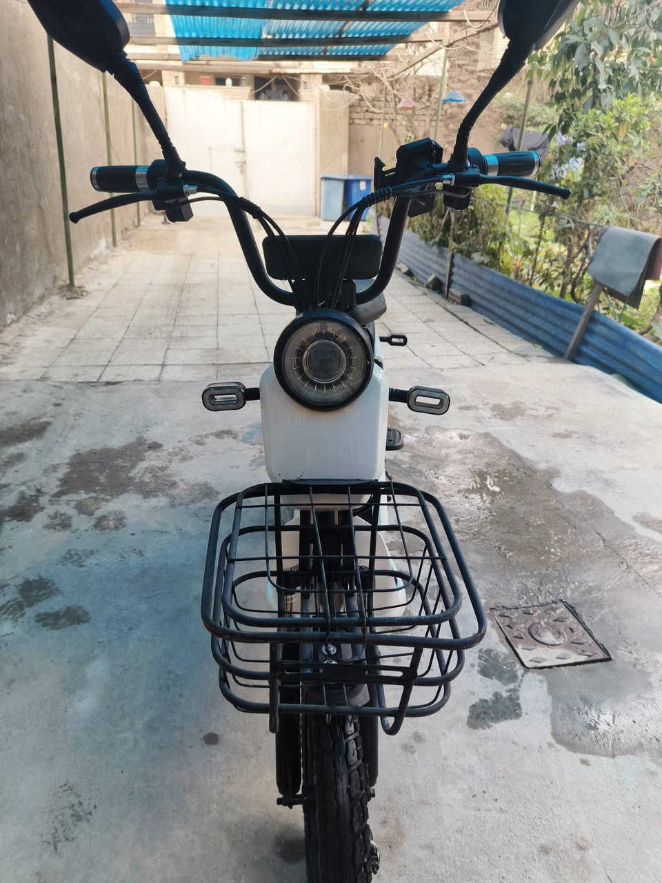 السلام عليكم دراجة شحن للبيع بصمة 2 سويج  تشغيل عن بعد 4 سرع 5 بطاريات تثبيت سرعة بلوتوث ضد الماء حجم 16 التاير الخلفي نازل يحتاج تبديل هورن ضوء اشارات ايباد كلة شغال 
العنوان بغداد جميلة شارع خير الله 
***********
300 وبي مجال للطيبين
