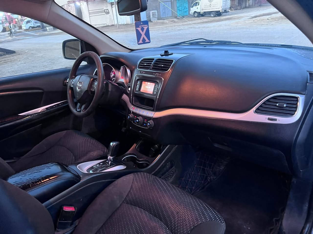 دودج جورني
موديل 2019

مكينه 4 سلندر

7 راكب

رقم بغداد مداور ثاني يوم

حداديه و تايرات و تبريد جدد 

مكينه و كير مكفولات 

حادثهه مرفق بل منشور 

السعر 130 و بيها مجال

استفسار ***********
