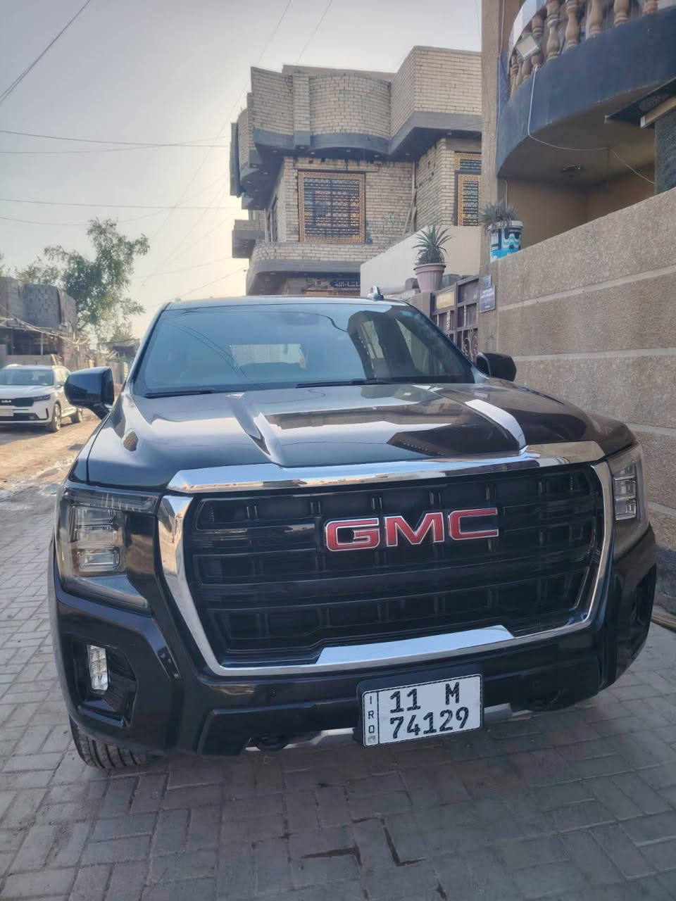 سلام عليكم
GMC YUKON SLE 2023 🚘 

رقم بغداد الجديد بسمي

اليكم المواصفات 👇

خليجي 

ماشيه 87 الف كيلو

موديل 2023

حجم المحرك  V8 5.3L

مرتبط بناقل حركة أوتوماتيك

🎹كير بيانو 

مفتاح التشغيل بصمة

تشغيل عن بعد

فتح الصندوق كهرباء

💨عدد AIR BAG 8

ABS

هاند بريك كهرباء 

دفع خلفي RWD

دشبول شاشة

شاشة كبيره

اريل نفكيتر

كاميرا دوارة

حساسات خلفية

🔦لايت زينون + LED

🔦كشافات زينون 

🔦بك لايت LED

💡الانارة الداخلية LED

ويل كب 18 R بدون طسه

مقود جلد حياكة

شفتات مقود

⁠

مثبت سرعة

💺المقاعد مخمل

حركة المقاعد الأمامية كهرباء

🪞المرآة الوسطية اوتو دم

❄️3 قطع

❄️ تحكم بالتبريد الخلفي

❄️ثلاجة

نظام نزول منحدرات

نظام تحديد المسار

نظام مانع الانزلاق

مثبت مقعد الطفل

حساسات اطارات

أوضاع القيادة

ماسحة خلفية

❗ رادار 

‏ Bluetooth/USB /T YPCE 

⚡مخرج منفذ الطاقة ⚡

حاملات الأكواب 8

-تطعيم الدواخل ألمنيوم

نظام الصوت BOSE

السعر 450وبيه مجال نشاءالله 
العنوان بغداد -الغزاليه 

لاستفسار يرجى الاتصال على
الرقم
***********
