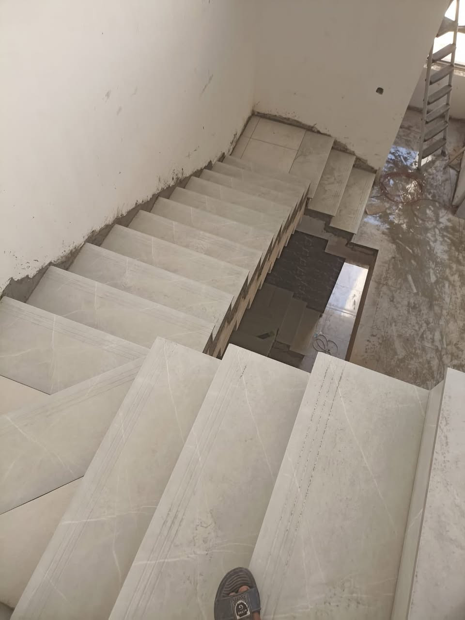 خلفيات سراميك وبورسلين ومرمر شغل درجه أولى استفسار ***********
