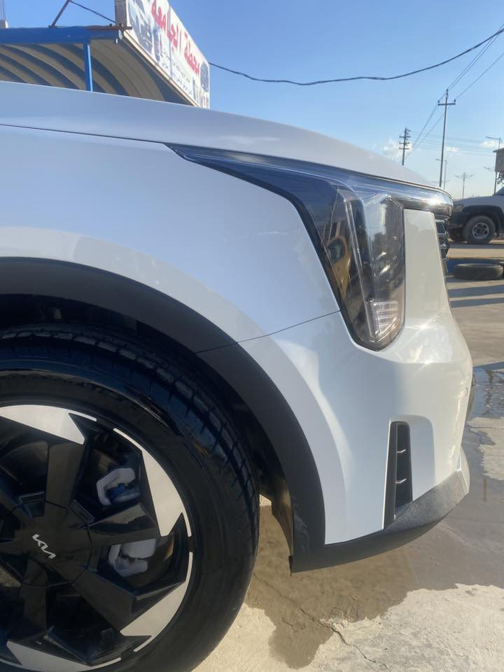 سلام عليكم سورنتو 2024 
ماشيه 17 
تشغيل عن بعد 
جنطه كهرباء 
كشنات كهرباء 
حساسات امامي خلفي 
ارضيه جلد قبل كم يوم سويتها 
محرك 6 سلندر 
شاشة داتوشو 
شاشه سينمه 
رقم بغداد الجديد 
مكاني ديالى 
تواصل ***********
ملاحه السيارة بيها صبغ بسيط بالجاملوغ الامامي
