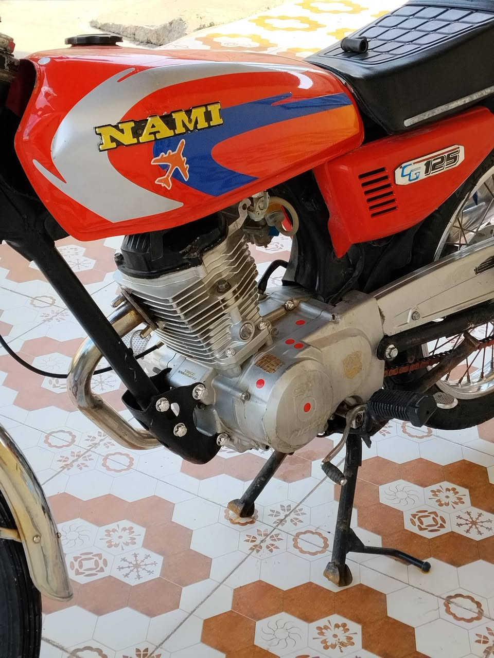 السلام عليكم للبيع دراجه تايكر 2018 اوراق اصولي دراجه حلوه ونضيفه بس عوزه تفيلس شلعته تشك الكاع  مكاني بابل طهمازيه 
السعر 350 بيه مجال بسيط جدا للاستفسار.      ***********
