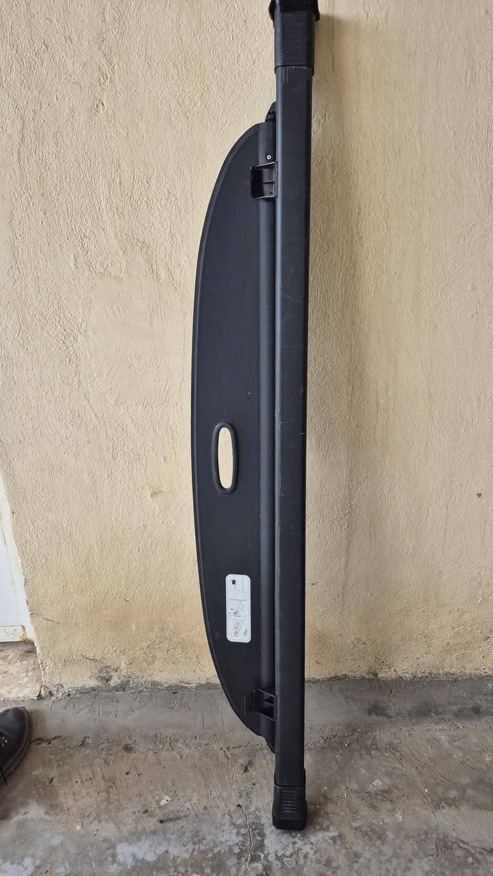 للبيع برده خلفيه لتوكسان جدا نظيفه مامستعمله ماخذهابورقه واريدها ب 100..الي يريدها يتصل ***********او ***********
