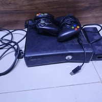 الاكس بوكس 360 يجي وياه ثنين جوستكات ومحوله كهرباء+ 102 لعبه ... للتوا...