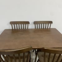 ميز طعام • جديد • قابل للتفاوض