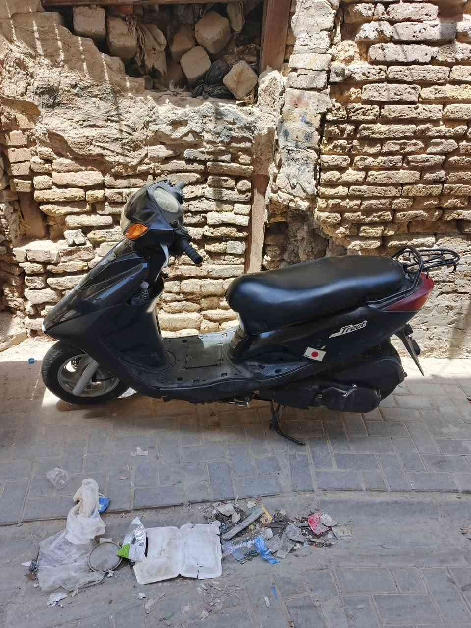 سلام عليكم دراجه اكزز للبيع دراجه مثل الصور دراجه عوزها ترتيب شغاله نكره سلف وهندر مكاني بغداد شارع ااكفاح *********** سعرها 450 وبها مجال حك الجيه
