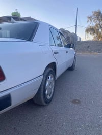 مارسيدس بنز E300موديل 1992 مكينة بvvt3000 مكفولات  07763758576