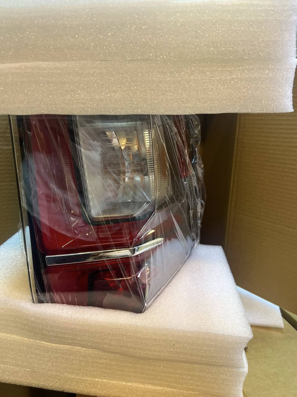 متوفر بك لايت تاهو ويوكن جديد 

موديل 24/21

بغداد ساحه الطيران 

متوفر توصيل جميع مناطق العراق 

***********
