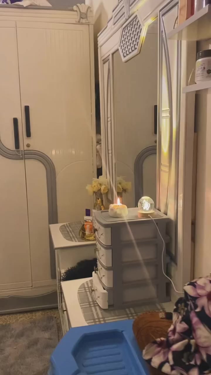 السلام عليكم
غرفة نوم نفرين كلش كلش نضيفة وجديدة
خشب صاج صبغ حراري 
افتح وشد الفين مرة عمل عراقي وثكيلة تكمة 
سرير البطن مالة خشب جام مع الدوشك 750
مكاني بغداد  العضمية 
قياس سرير 160(×200


**إذا كنت صاحب هذا الإعلان وتريد حذفه لأي سبب، رجاءا أرسل رسالة إلى الدعم الفني**