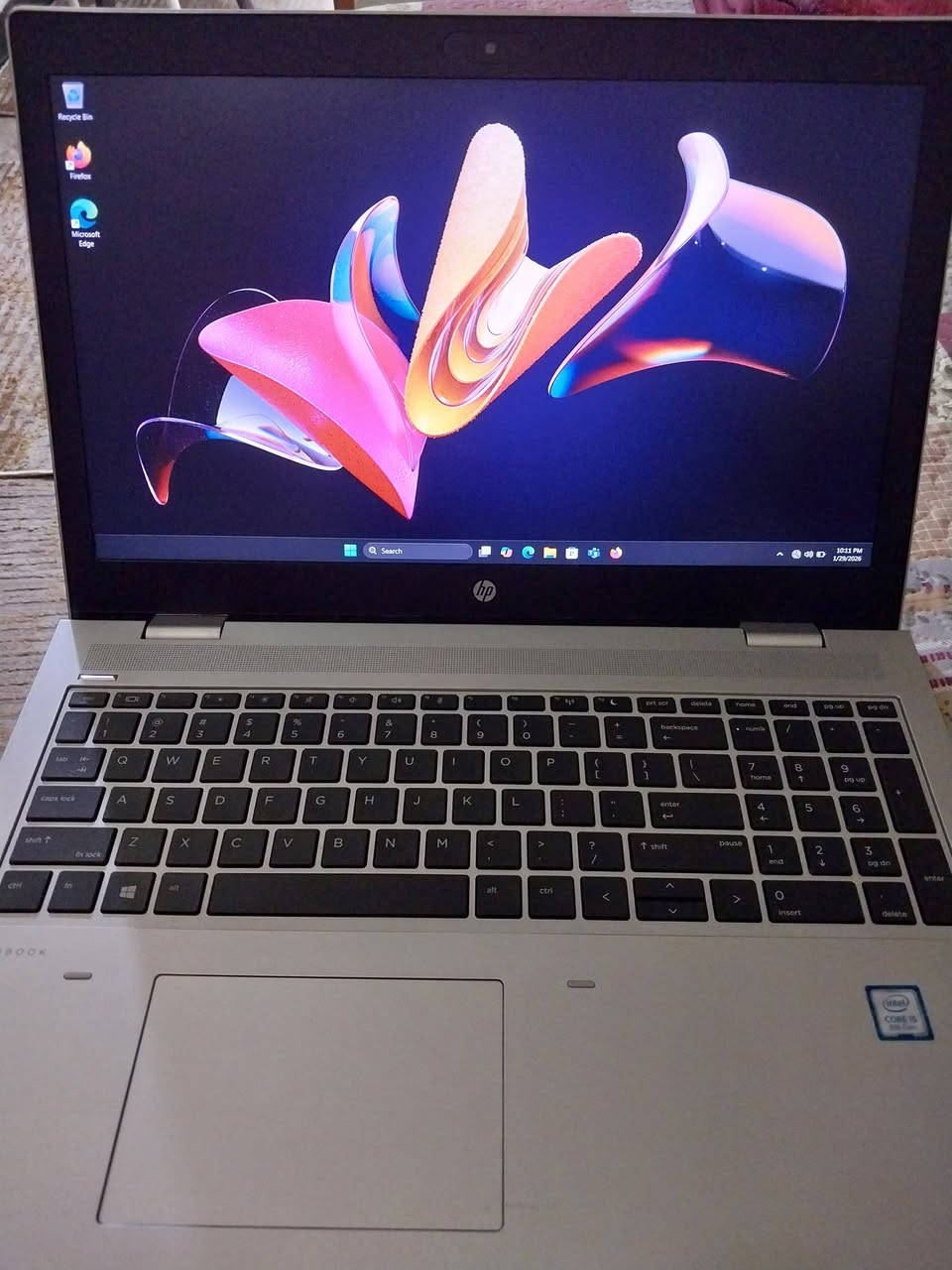 لابتوب hp اخت الجديده شخط ما بيها  الجيل الثامن core i5
رام 16
هارد 500
ويندوز 11 
200 $  قفل
***********
