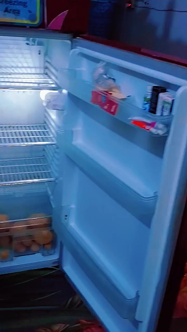 كاونتر وسنك وثلاجة للبيع.ليحب يشتري يتصل عالرقم. ***********
