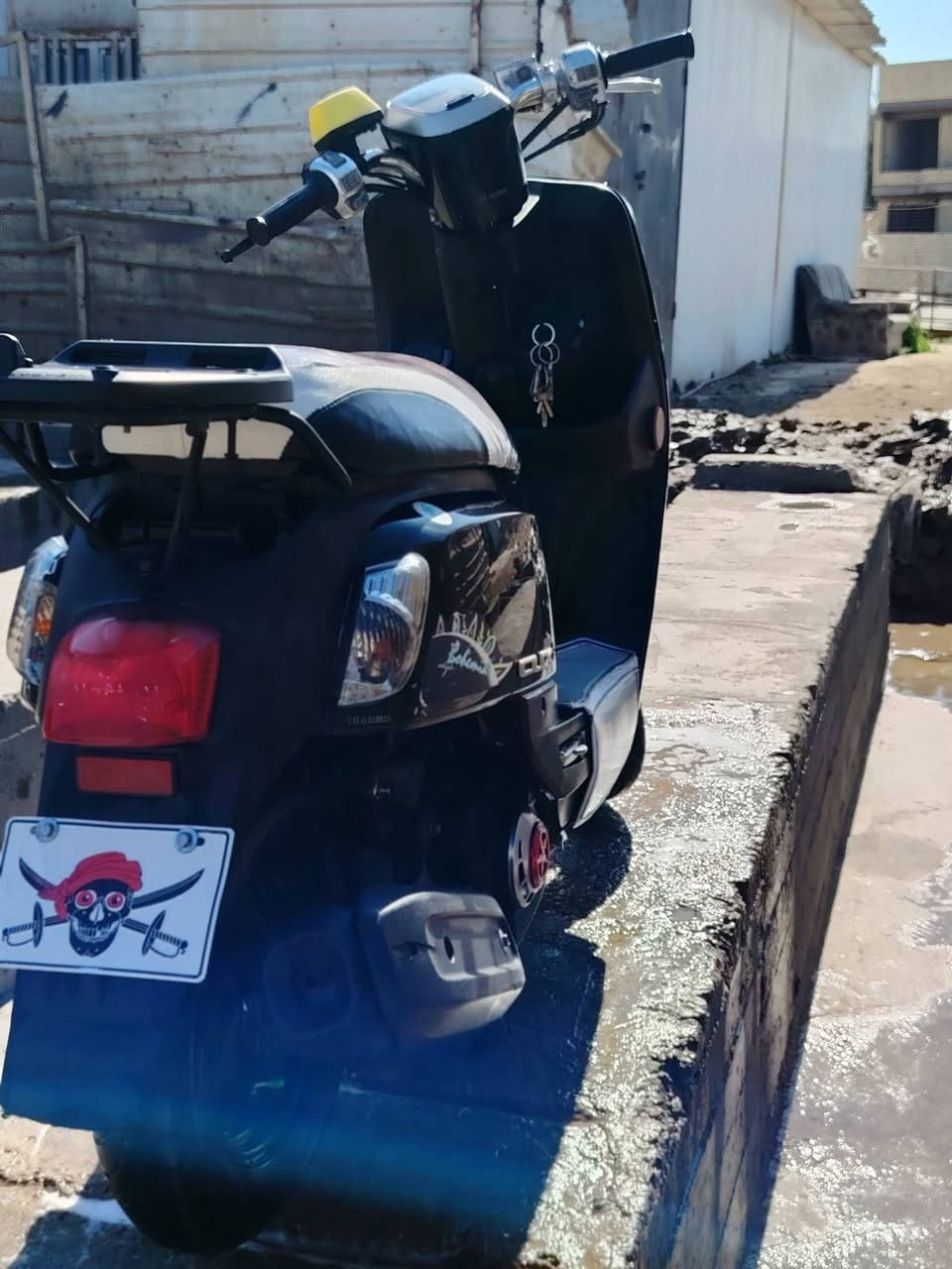 سلام عليكم دراجه بوليس مصطره ٢٠١٢خير من الله دراجه ختم واحد كهربائيات كله شغاله مال جناي تايرات جديده لايت زنون السعر خاص دك وبيك خير ودلل  رقم ***********
