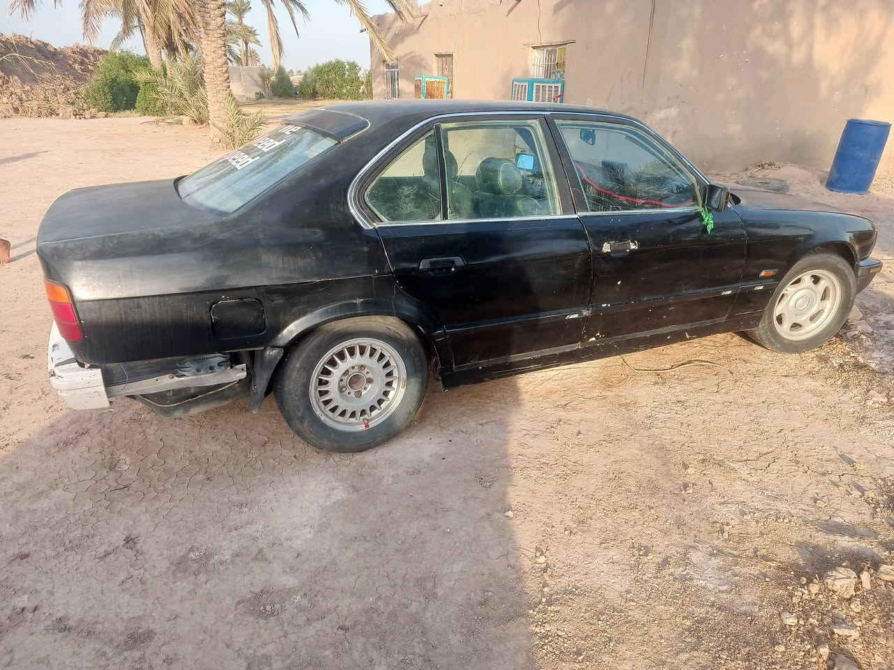 السلام عليكم  سياره بي ام مديل 91 رقم دولي سنويه 2027
سياره جاهزه سعر 50
***********
