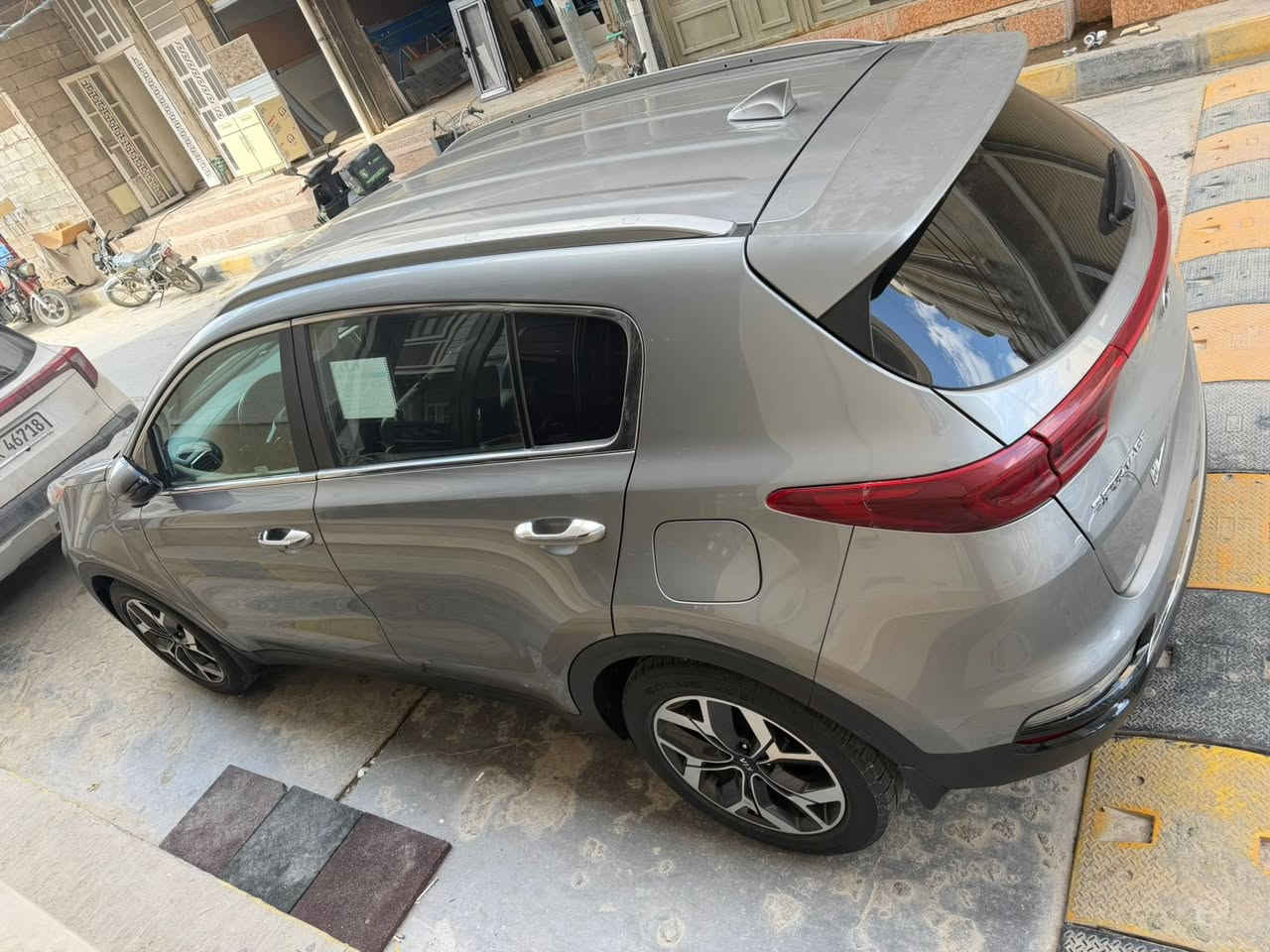 للبيع سبورتج ٢٠٢١
🔹 اللون: نفطي
🔹 رقم السيارة: أربيل (مسجلة باسمي)

📌 المواصفات:

 • فئة EX (فل كامل عدا الفتحة)
 • بصمة تشغيل
 • رادارات
 • مانع انزلاق
 • إشارات بالمرايا
 • ترحيب
 • تبريد 4 قطع
 • جنطة كهرباء
 • كراسي كهرباء
 • تدفئة بالكراسي الأمامية

📌 حالة السيارة:

 • ضرر جاملغ وبنيد
 • لا غرق، لا شاصي (موضح بالصور)
 • مكفولة كير ومكينة
 • السيارة جاهزة، ما بيها أي نقص

📍 الموقع: الأنبار / بابل

📞 للاستفسار:
يرجى التواصل على الرقم: (***********)
